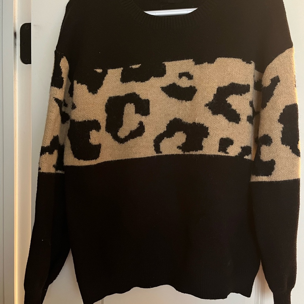 Chic Soul Black and Tan Leopard Sweater